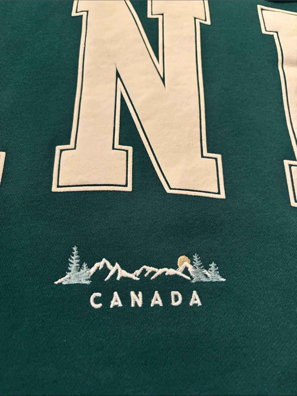 Banff National Park Canada Crewneck Sweatshirt NWTs - Picture 4 of 8